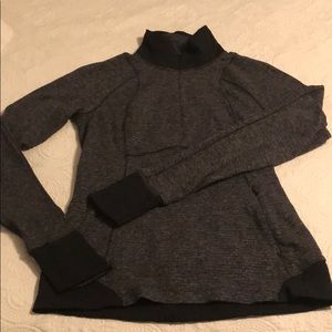 Like New lululemon Runderful dark gray half zip